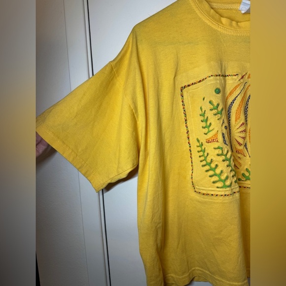 Bobbie Brooks Yellow Cotton Blend Boxy Fit Tropical Fish Sparkly T Shirt OS - Picture 3 of 13